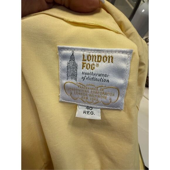 London Fog Men’s Vintage Butter Yellow Windbreaker Sz. 40 Zip Up 2-Button Collar - Picture 10 of 11